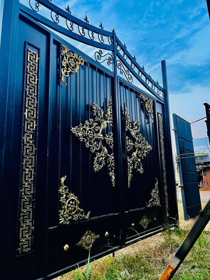 تولیدی درب فلزی حیاط و پارکینگ فتح خانی در رودسر